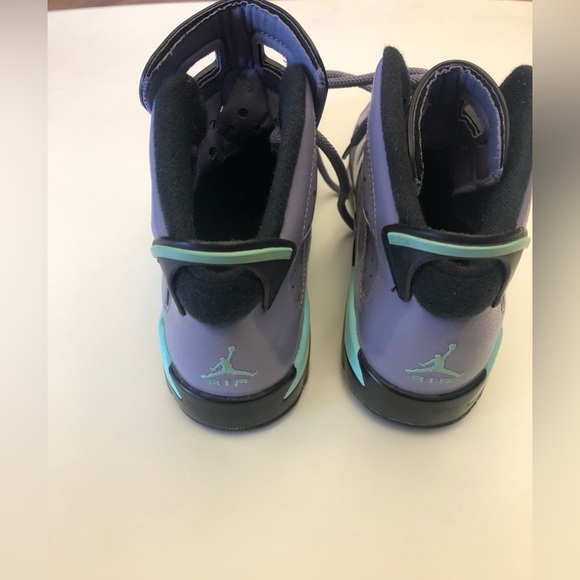 AIR JORDAN HIGH TOP BASKET SNEAKERS IN SIZE 5.5 big girl or women - Picture 3 of 9